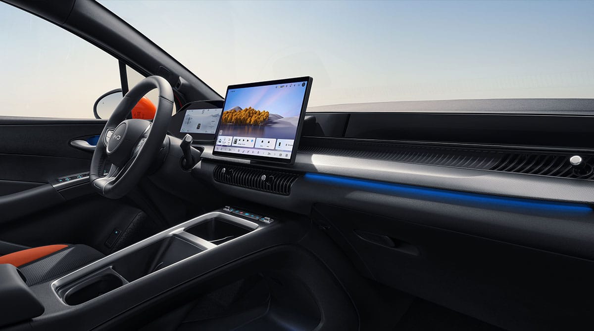 BYD DOLPHIN G DM-i cockpit