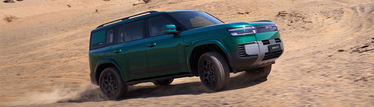 BYD Ti 7 tackling the desert