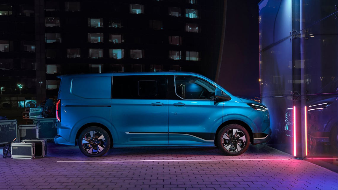 All-New Transit Custom side view